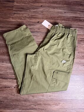 Nike Ripstop Cargo Pants Olive Loose Fit Elastic Waist $105 NWT Men’s Sz S